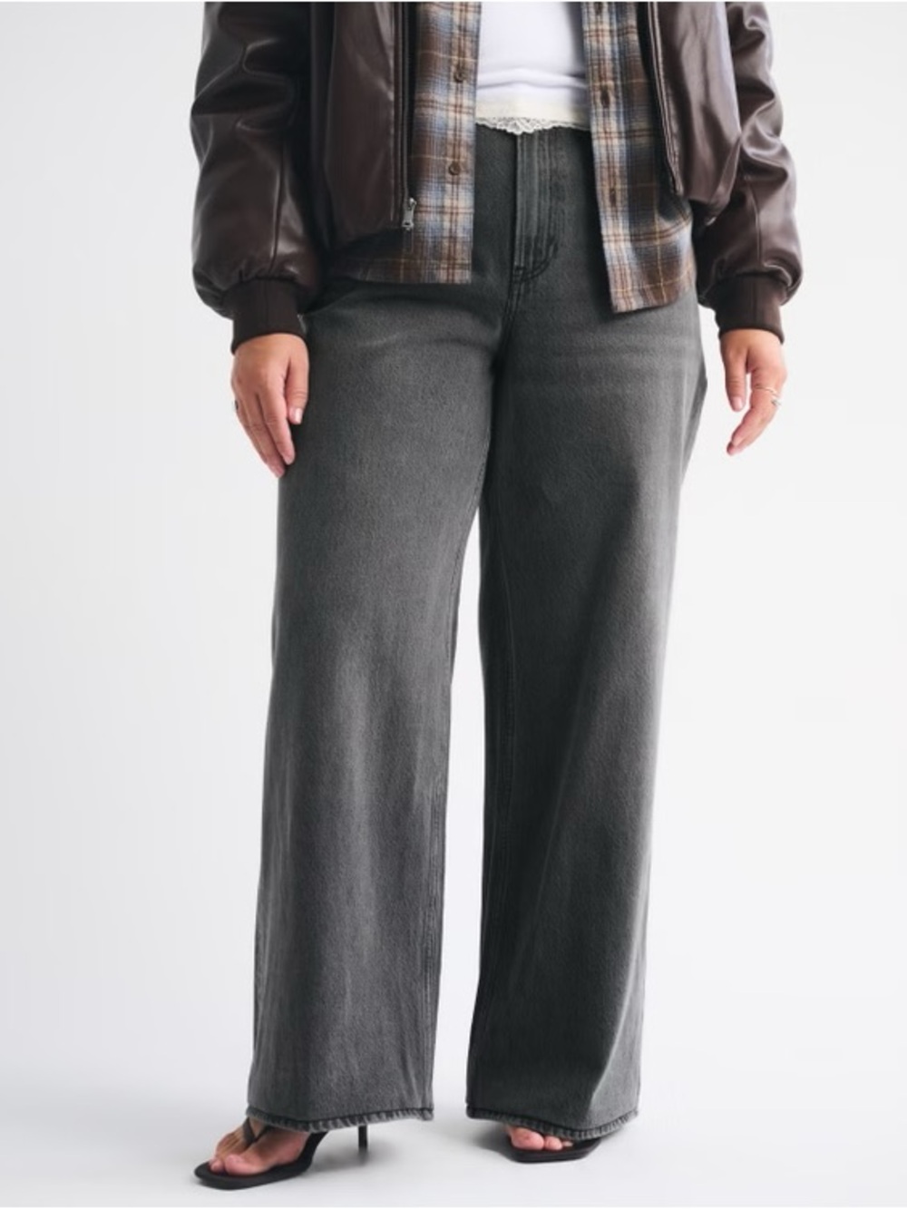 Abercrombie High Rose Wide Leg Curve Love Jeans in 32s